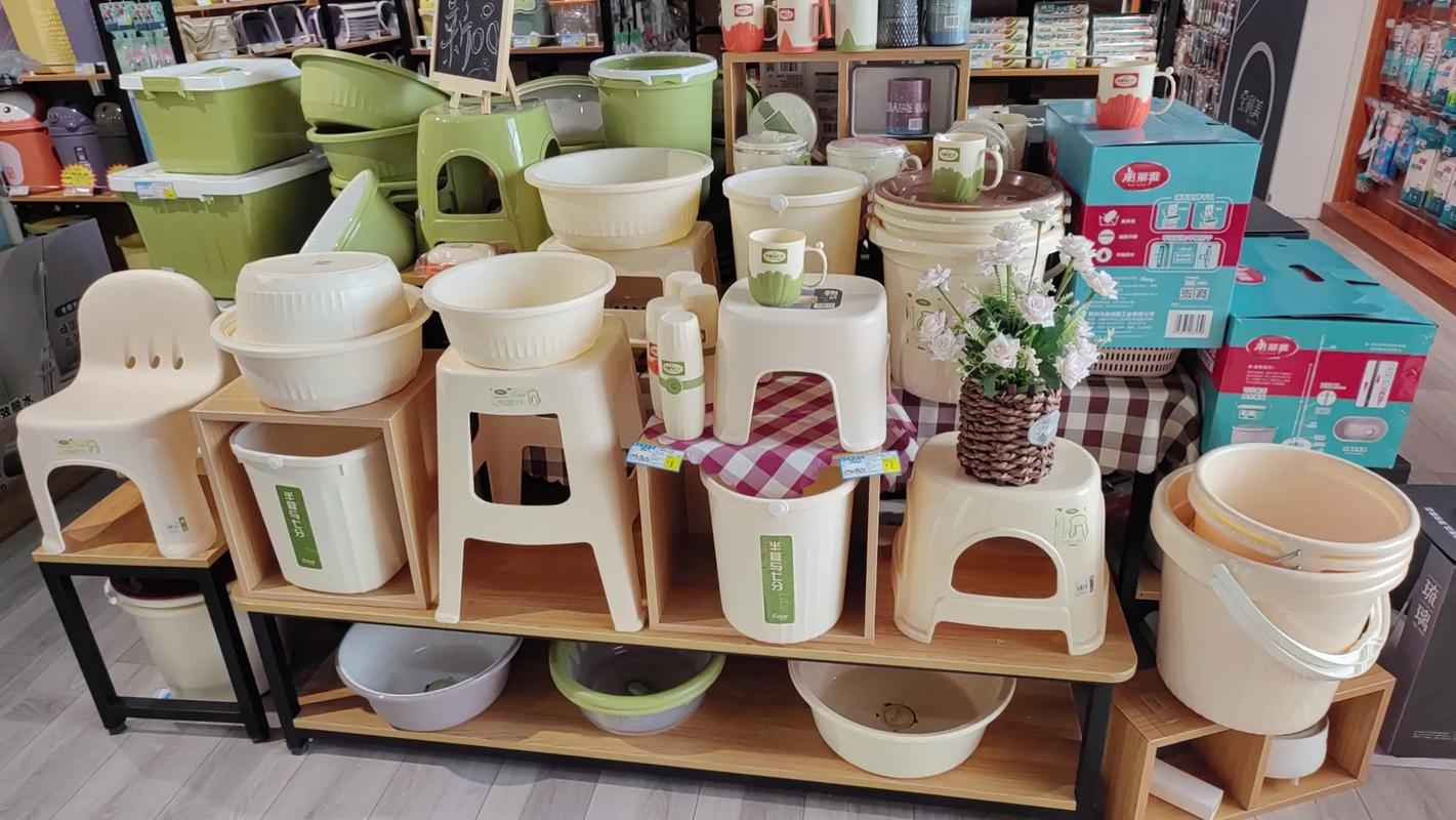 超市专业供应商,专供塑料制品+一次性用品+家居百货用品,十几